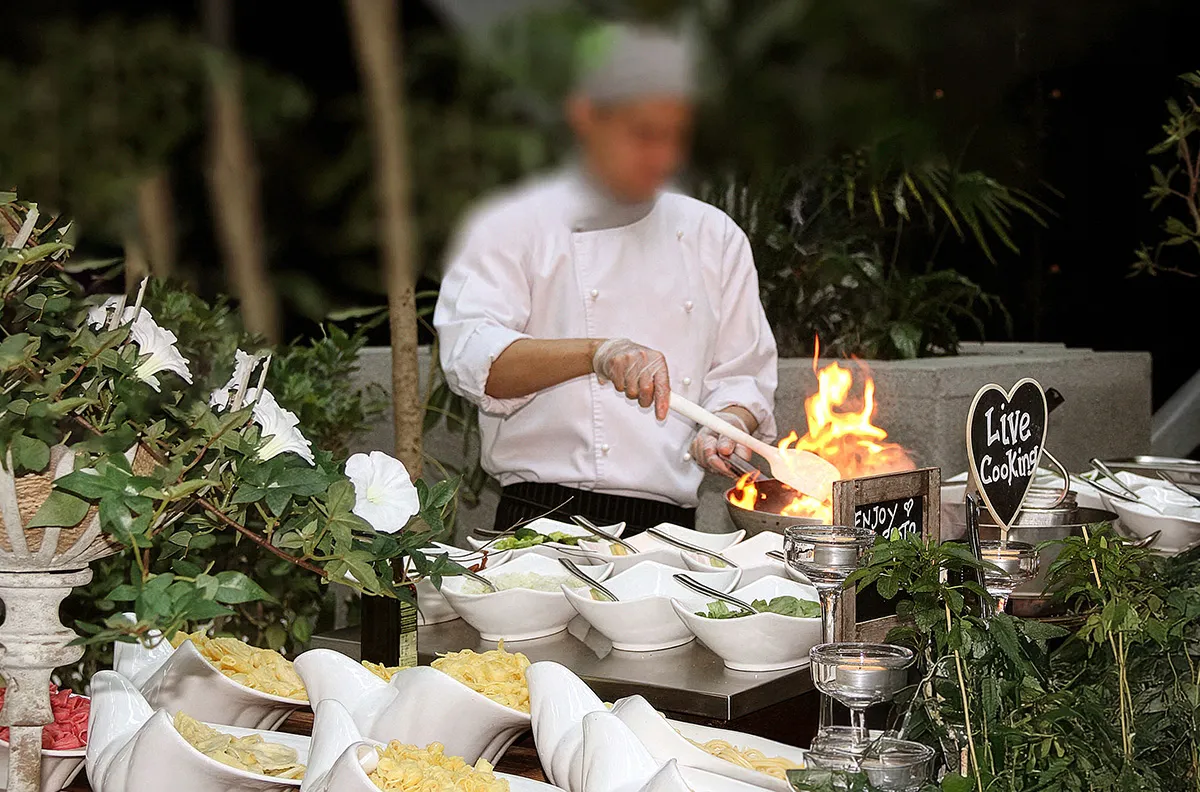 Live catering station